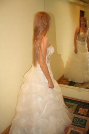 vand rochie mireasa
