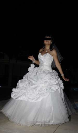 vand rochie mireasa