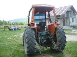 Tractor fiat850 cu plug si freza