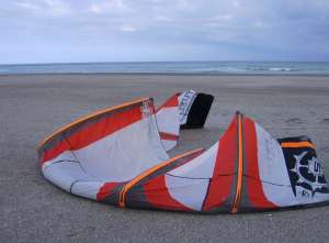 Vand Kite C Slingshot Fuel 15 M + bara de control + seat harness