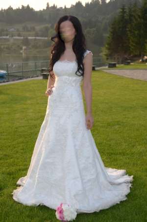 Vand rochie de mireasa,  Salon Delicate