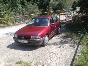 Vand Opel Astra hatchback 1.6 benzina impecabil!