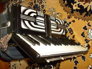 VAND ACORDEON HOHNER TANGO IIB,  NEGRU,  80 BASI