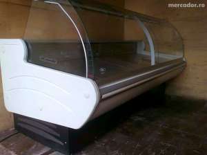 VAND 2 VITRINE FRIGORIFICE ,  1BUC LA 3900 RON