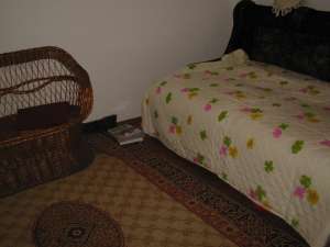 VAND CASA   cu 1800 mp teren si livada ,  la pret de apartament  , IN HINOVA ,  JUD MEHEDINTI