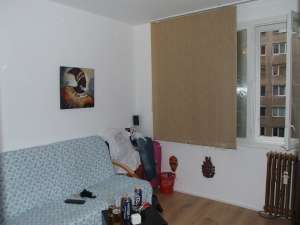 vand apartament 4 camere