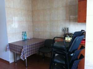 particular oferim locuri de cazare la curte pentru baieti.(studenti,     echipe de muncitori),      