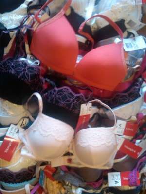 Lenjerie intima de marca en-gros!