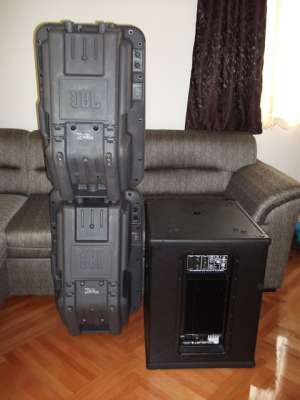 VAND BOXE JBL EON 15 IN STARE IMPECABILA SI SUBWOOFER ACTIV BEHRINGER NOU !
