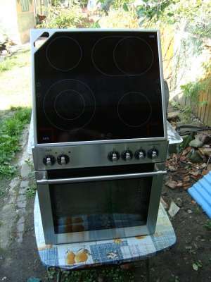 Cuptor electric cu plita electrica vitroceramica