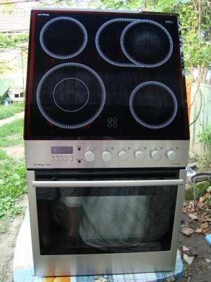 Cuptor electric cu plita electrica vitroceramica