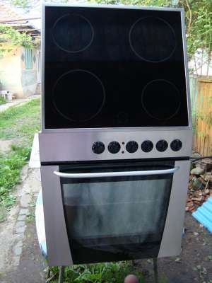 Cuptor electric cu plita electrica vitroceramica
