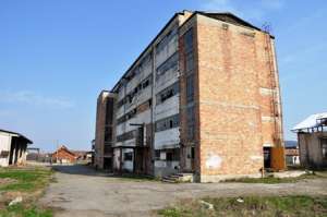 spatii industriale si teren aferent
