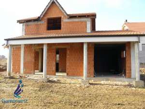 De vanzare casa in rosu in Oradea,    in zona Nufarul