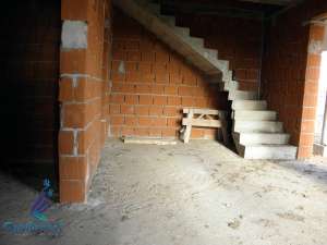 De vanzare casa in rosu in Oradea,    in zona Nufarul