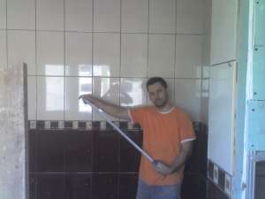Efectuez lurari de constructii (amenajari interioare)