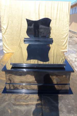 monumet funerar
