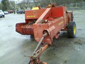 Vind 4 buc. Presa de Balotat cu Baloti Patrati Import