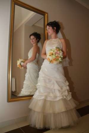 Vand rochie de mireasa Ivory,  colectia White Lady