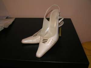 Vand pantofi eleganti din piele