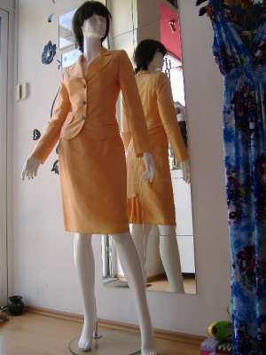 Vanzare costum,  ocazie din tafta nou,  colectie Agnes Toma