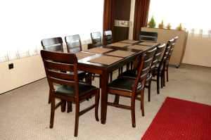 Mobilier din lemn masiv pentru restaurant