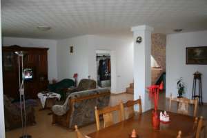 Vand vila Clinceni,   intrarea dinspre Ghencea