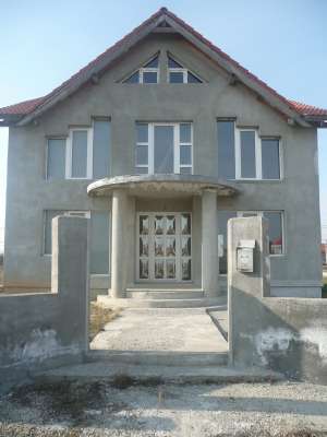 Vand casa/vila Sanmartin semifinisata