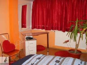 Se vinde apartament 3 camere lux,    Oradea,    z. Dacia (intersectia cu b-l Decebal)