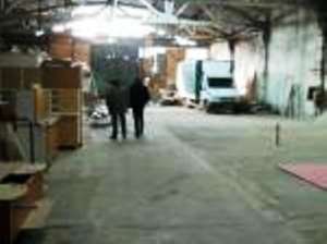 Hala industriala si terenuri prin licitatie publica