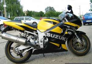 Vind Suzuki GSXR 750 K-2