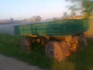 Vand remorca auto 5 tone tip megidia ,  basculabila cu 2 cilindri .