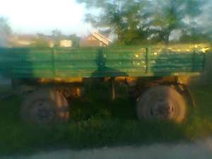 Vand remorca auto 5 tone tip megidia ,  basculabila cu 2 cilindri .