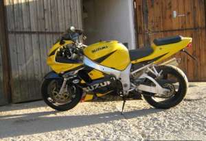 Vind Suzuki GSXR 750 K-1