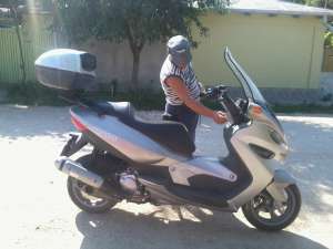 schimb scuter malaguti madison 250 cu masina fara permis