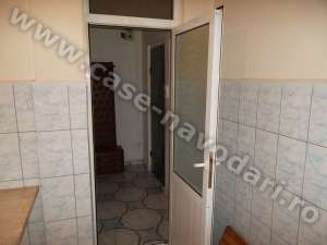 Vand apartament 3 camere Navodari 45000 euro