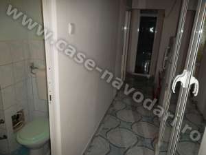 Vand apartament 3 camere Navodari 45000 euro