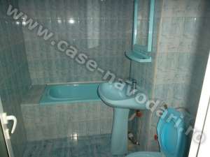 Vand apartament 3 camere Navodari 45000 euro