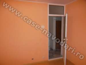 Vand apartament 3 camere Navodari 45000 euro