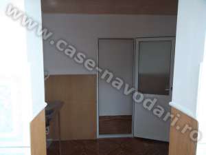 Vand apartament 2 camere Navodari 25000 euro