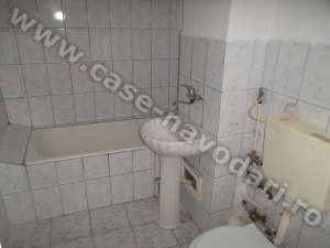 Vand apartament 2 camere Navodari 25000 euro