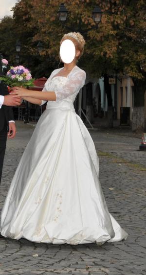 Vand rochie mireasa colectia Delicate 2011