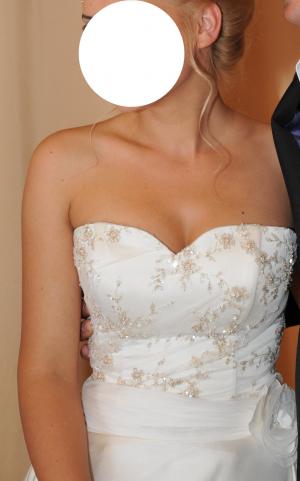 Vand rochie mireasa colectia Delicate 2011