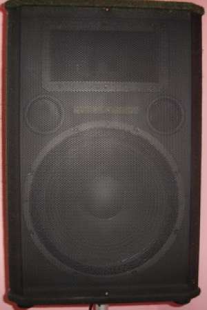 Vand amplificator&boxe cu stative si cabluri