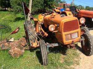 De vanzare   tractoare ,  diverse   modele