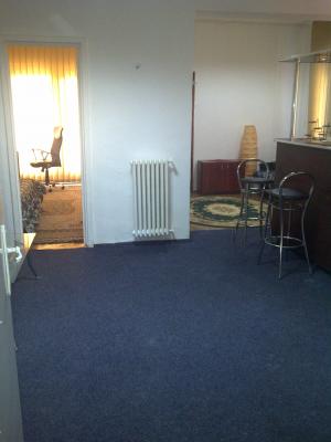 Proprietar ofer apt.3 camere Magheru,  82mp,  400euro