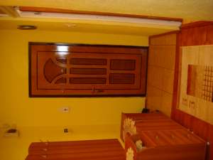vand apartament 3 camere,  decomandat,  et 1/4,  bine intretinut,  zona ialomita