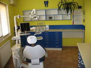 Angajez medic dentist in cabinet dentar din Cristuru Secuiesc