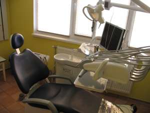 Angajez medic dentist in cabinet dentar din Cristuru Secuiesc