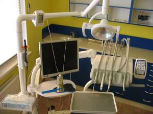 Angajez medic dentist in cabinet dentar din Cristuru Secuiesc